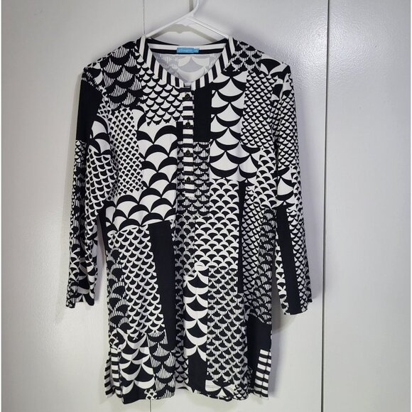 J. McLaughlin Womens SZ M Catalina Cloth Geometric Print Black White Tunic Top - Picture 1 of 9